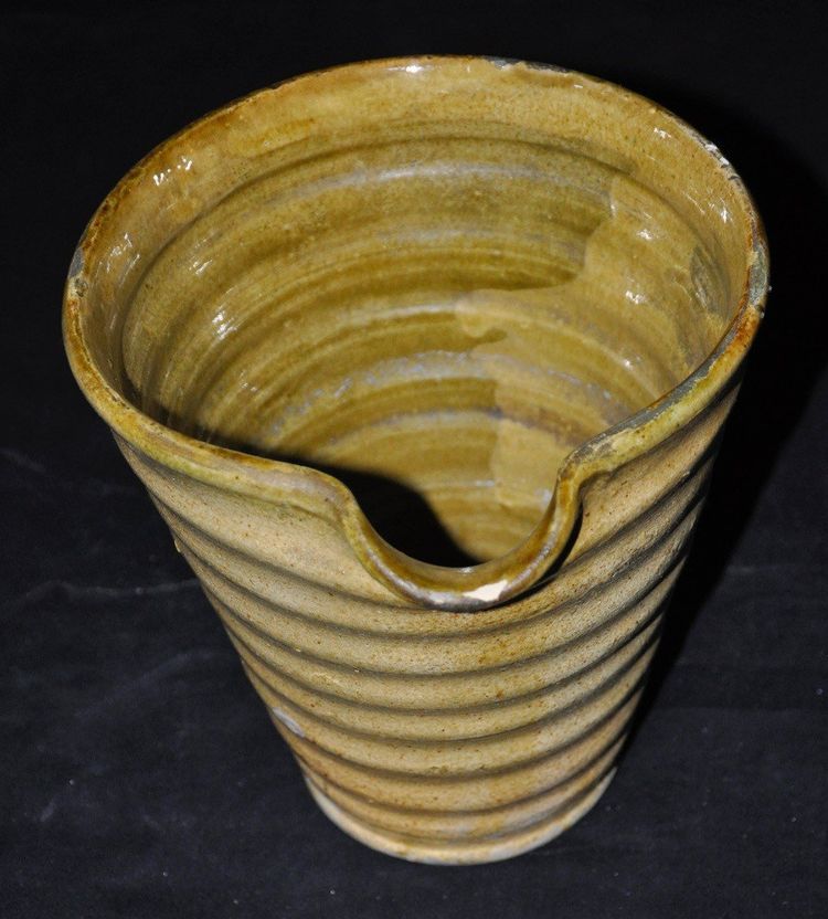 Brocca in ceramica smaltata firmata Ann Dangar 1940 circa