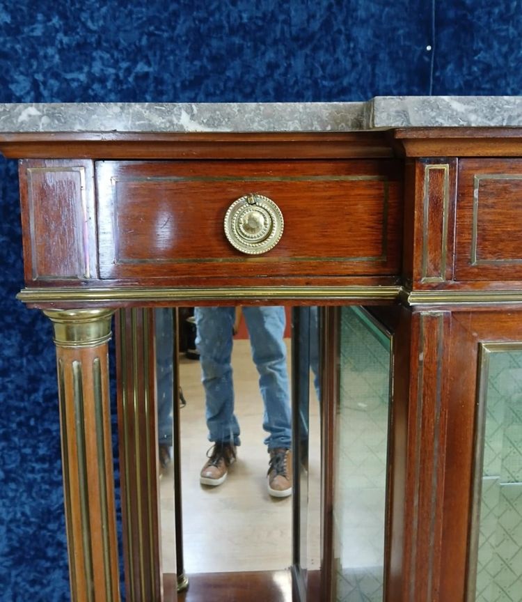 Louis XVI Parisian mahogany display case circa 1800