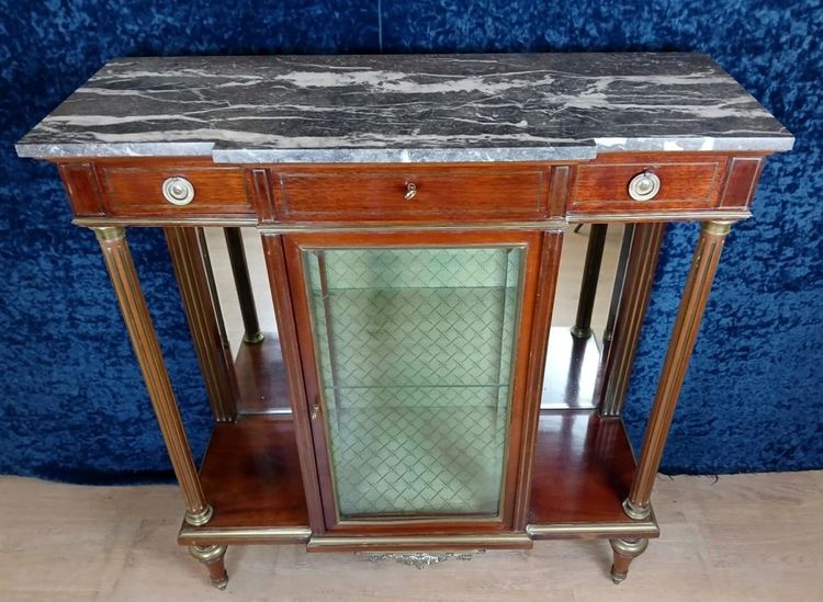 Louis XVI Parisian mahogany display case circa 1800
