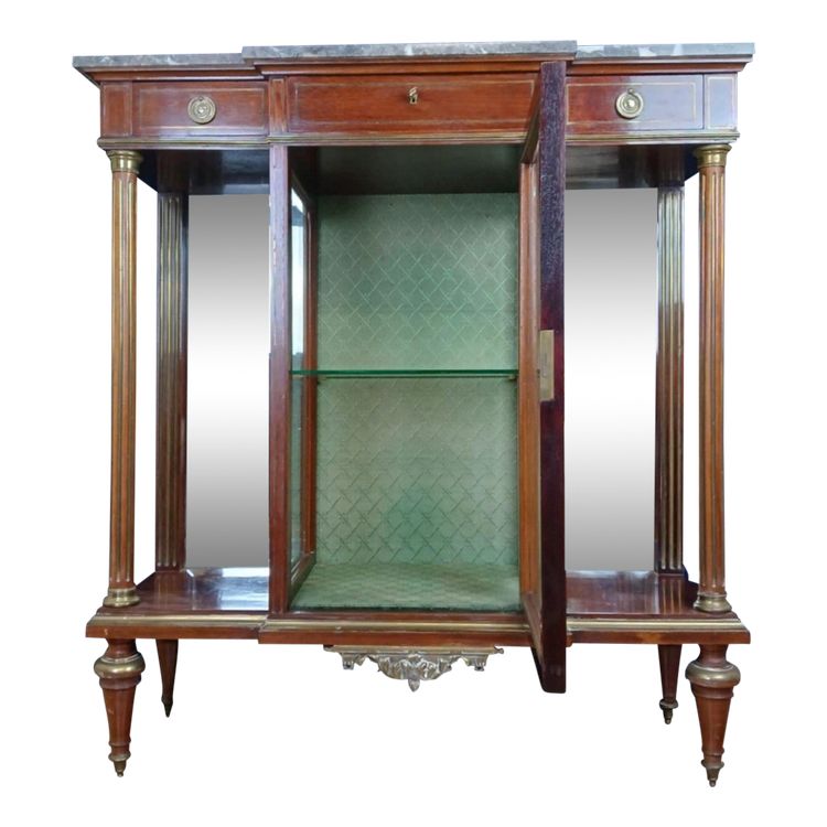 Louis XVI Parisian mahogany display case circa 1800