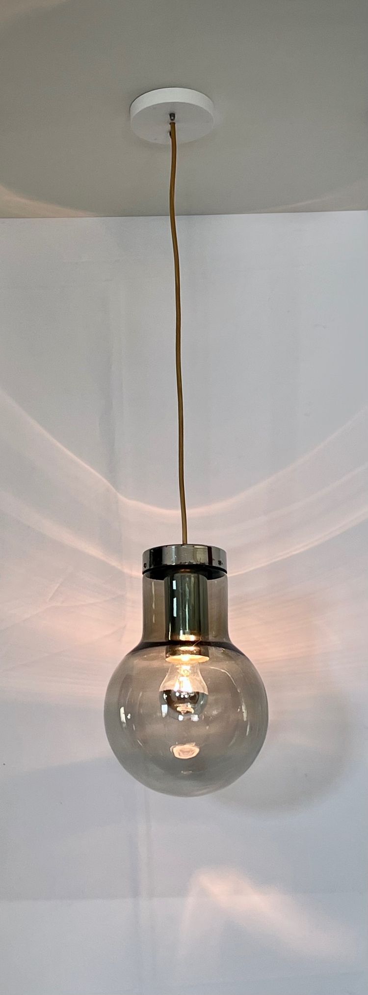 Maxi Bulb small suspension lamp by Frank Ligtelijn for RAAK Amsterdam, Netherlands 1960s