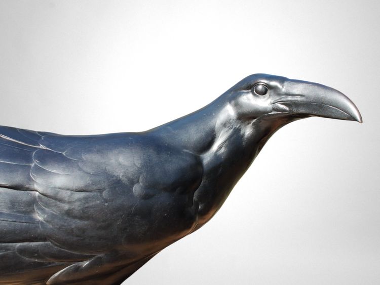 Corvo con preda - Bronzo di Ludwig Vordermayer (1868-1933), Fonte Noack Friedenau, 1909