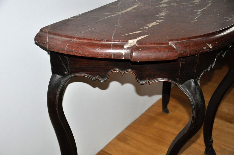 Half-moon console in walnut wood, typical of Dauphiné, 18th century