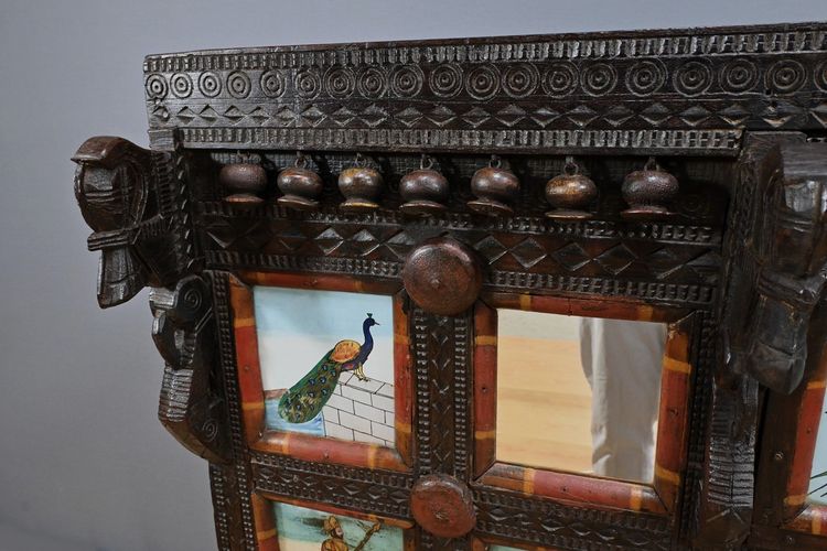 Meuble de Commerce Manjoosh en Bois Exotique, Inde – Début XXe
