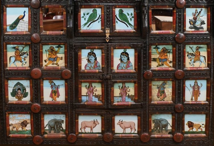 Meuble de Commerce Manjoosh en Bois Exotique, Inde – Début XXe