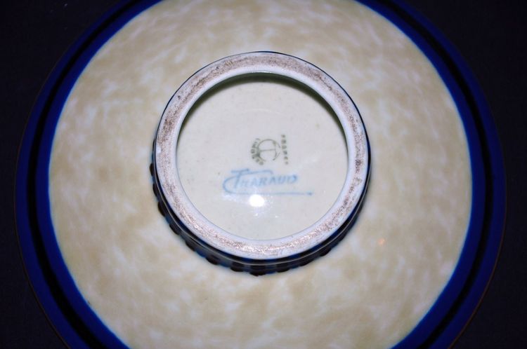 Assiette céramique signée Tharaud Limoges XXe siècle