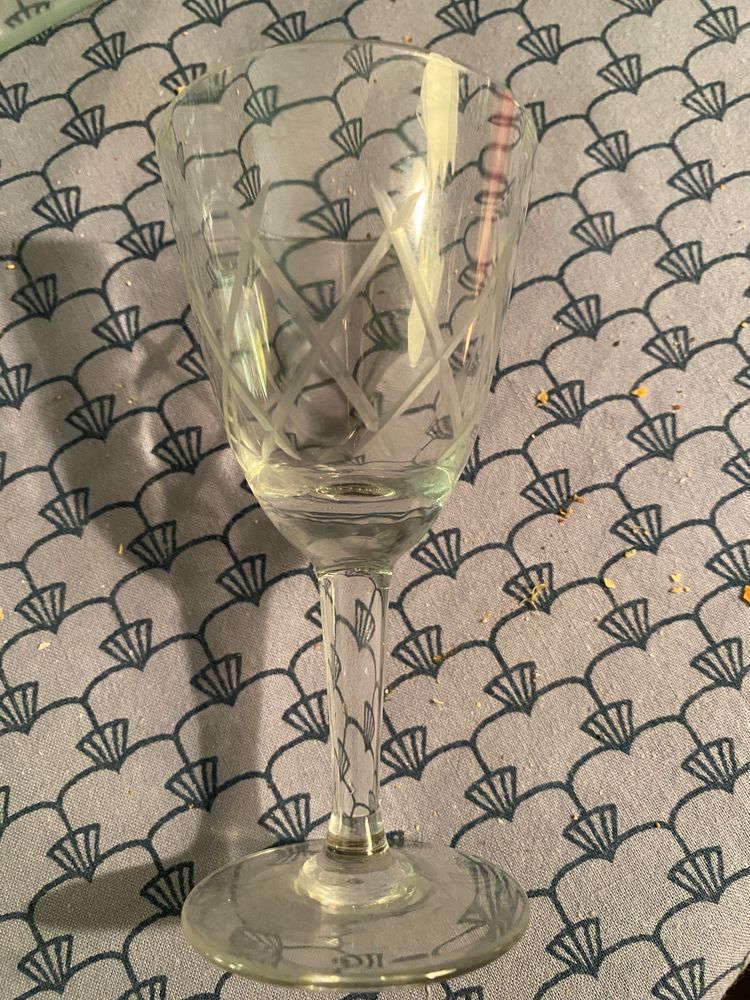 Set of 38 glasses and a carafe with stopper in fine crystal cut with diamond motifs, "50s" Years