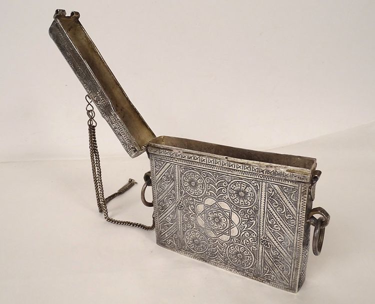 Moroccan silver Quran box Hegira 1333 Star flowers Morocco 370gr XXth century