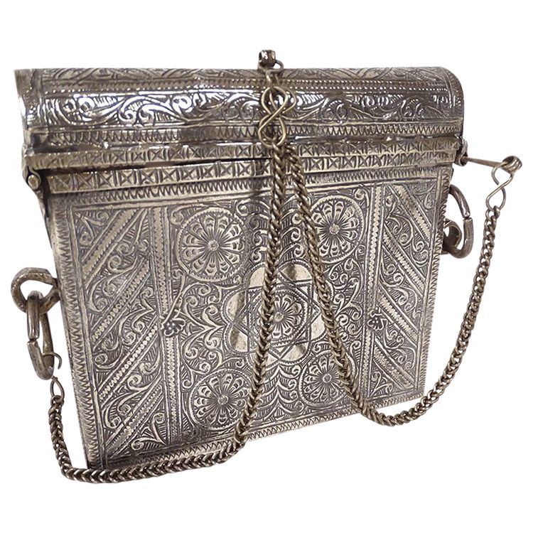 Moroccan silver Quran box Hegira 1333 Star flowers Morocco 370gr XXth century