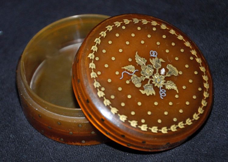Tortoise Shell And Gold Pill Box, 19th Century
