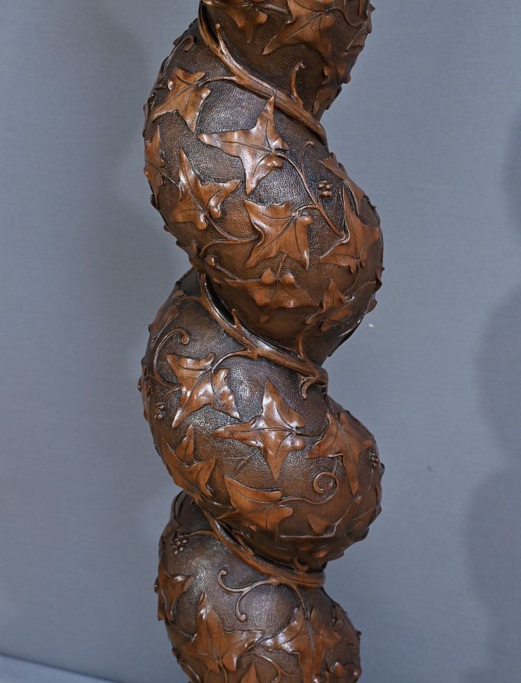 Important Swivel Column in Solid Walnut - 1900