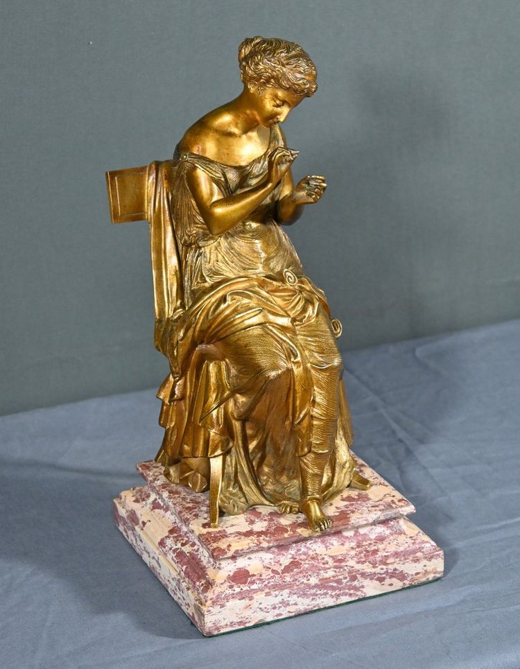 Bronze à Patine Dorée « La Couture » – Début XXe