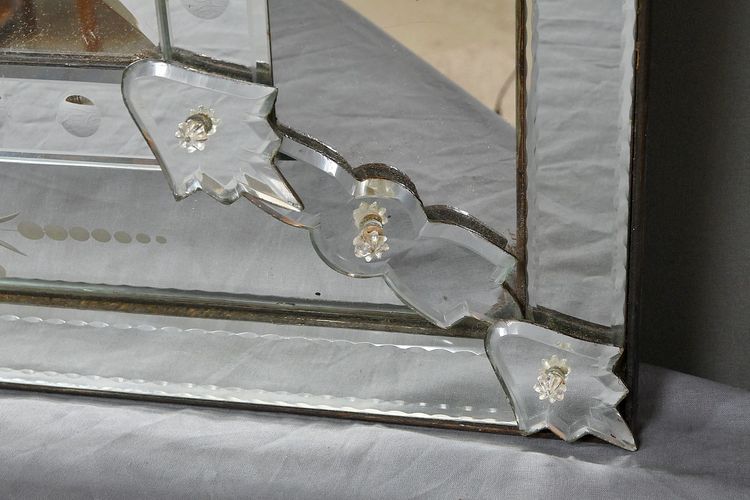 Important Venetian mirror with pediment, Italy - Early 20th century