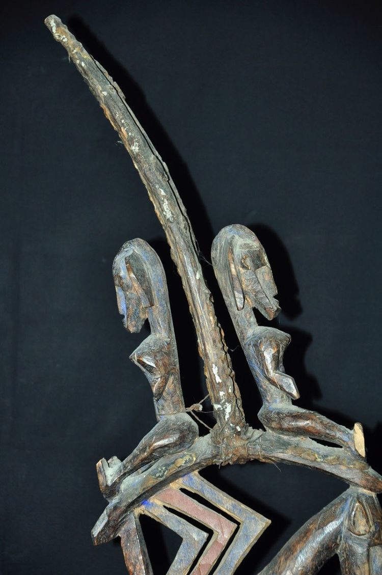 Cimier africain sculpté en bois circa1920