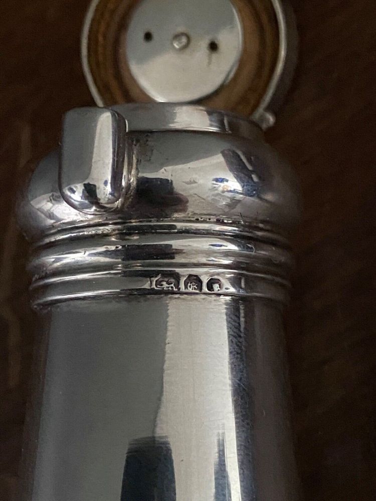 Silver hunting flask Asprey William Thomas Wright and Frederick Davies