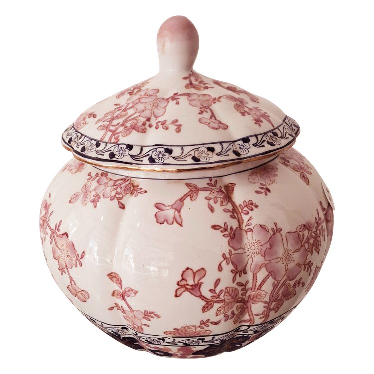 Belle céramique chinoise d'un volume intéressant