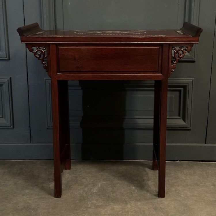 Console en bois de fer Chine ou Indochine début XXe incrustations nacre