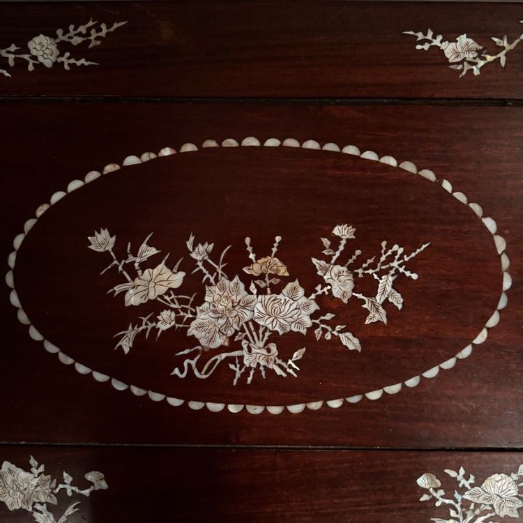 Console en bois de fer Chine ou Indochine début XXe incrustations nacre
