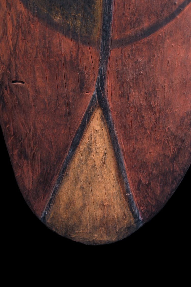 Shield, oceanic art, sculpture, tribal art, primitive art, Oceania, Papua New Guinea