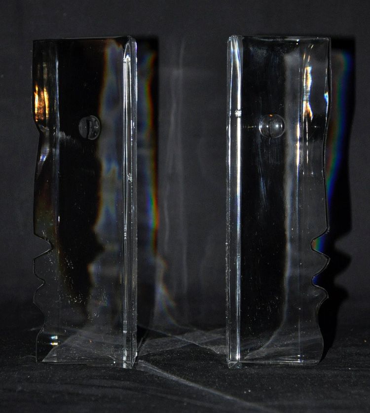 Fermalibro in cristallo firmato Baccarat dal designer Robert Rigot circa 1980