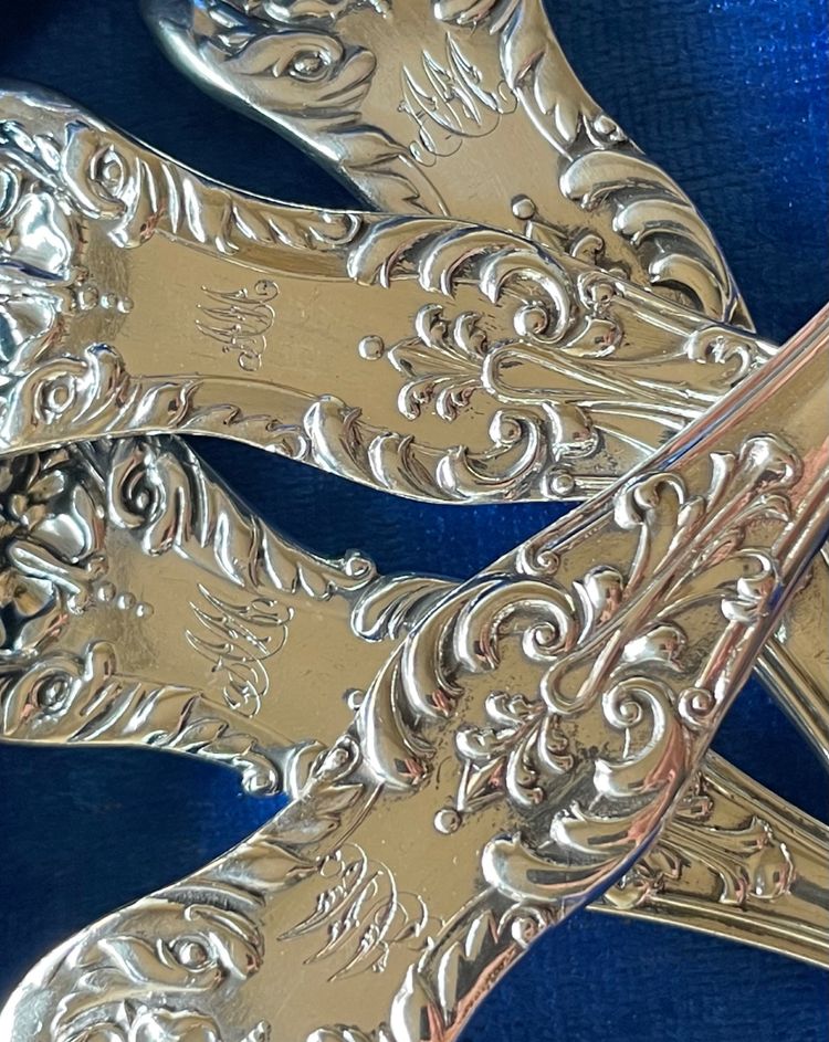 2 English cutlery sets.