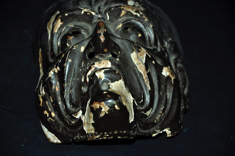 Masque japonais en bois sculpté dit de théâtre Nô milieu du XIXe siècle