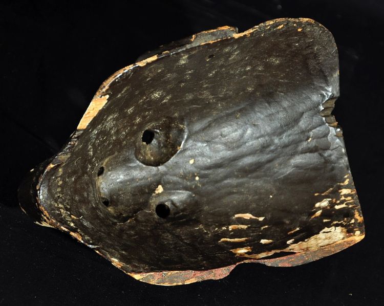 Masque japonais en bois sculpté dit de théâtre Nô milieu du XIXe siècle