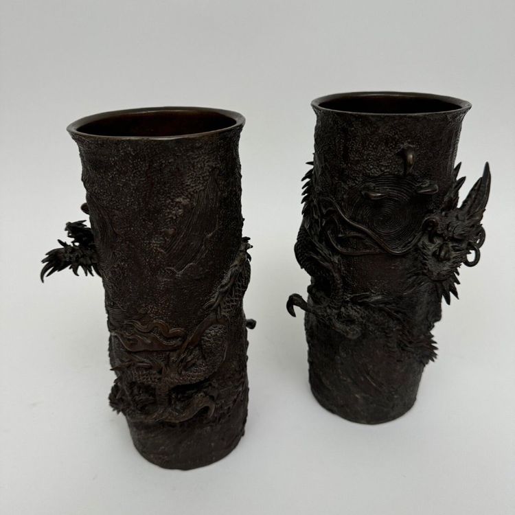 Pair of bronze tubular vases decorated with dragons Japan Meiji period