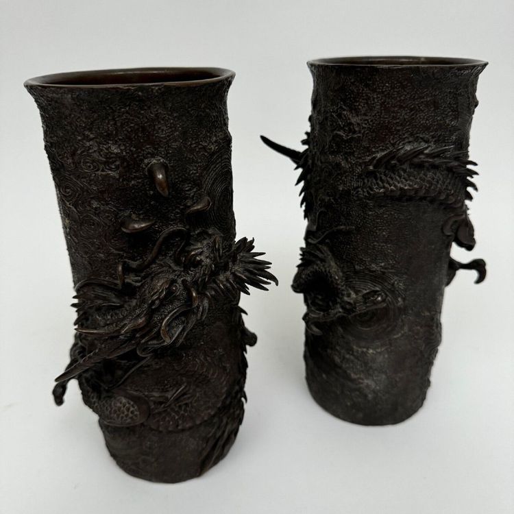 Pair of bronze tubular vases decorated with dragons Japan Meiji period