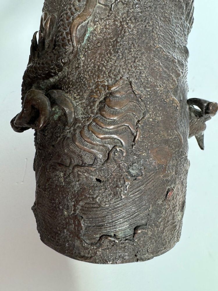 Pair of bronze tubular vases decorated with dragons Japan Meiji period