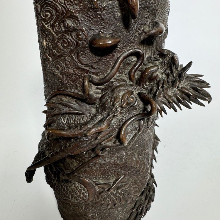 Pair of bronze tubular vases decorated with dragons Japan Meiji period
