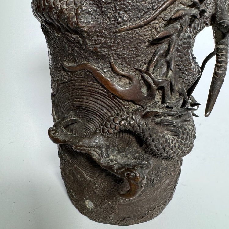 Pair of bronze tubular vases decorated with dragons Japan Meiji period