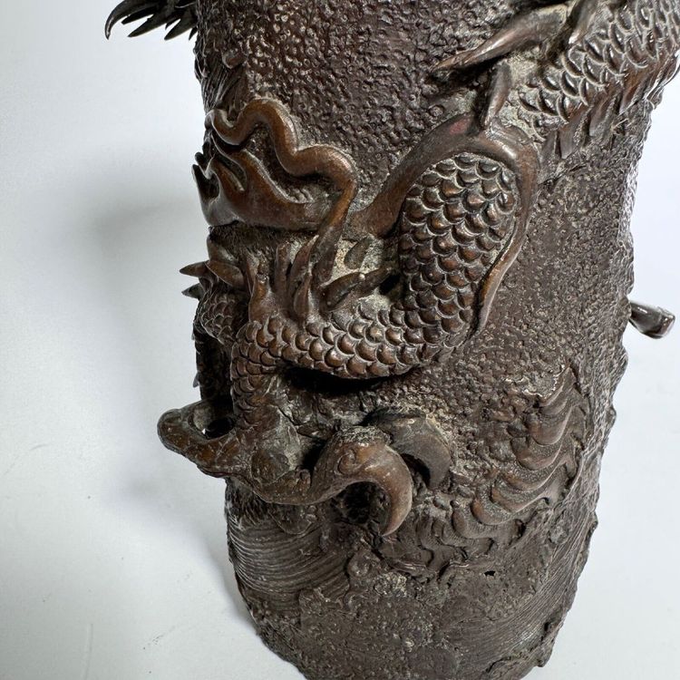 Pair of bronze tubular vases decorated with dragons Japan Meiji period