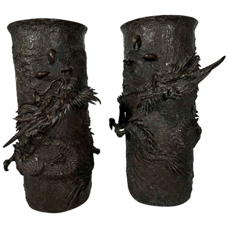 Pair of bronze tubular vases decorated with dragons Japan Meiji period