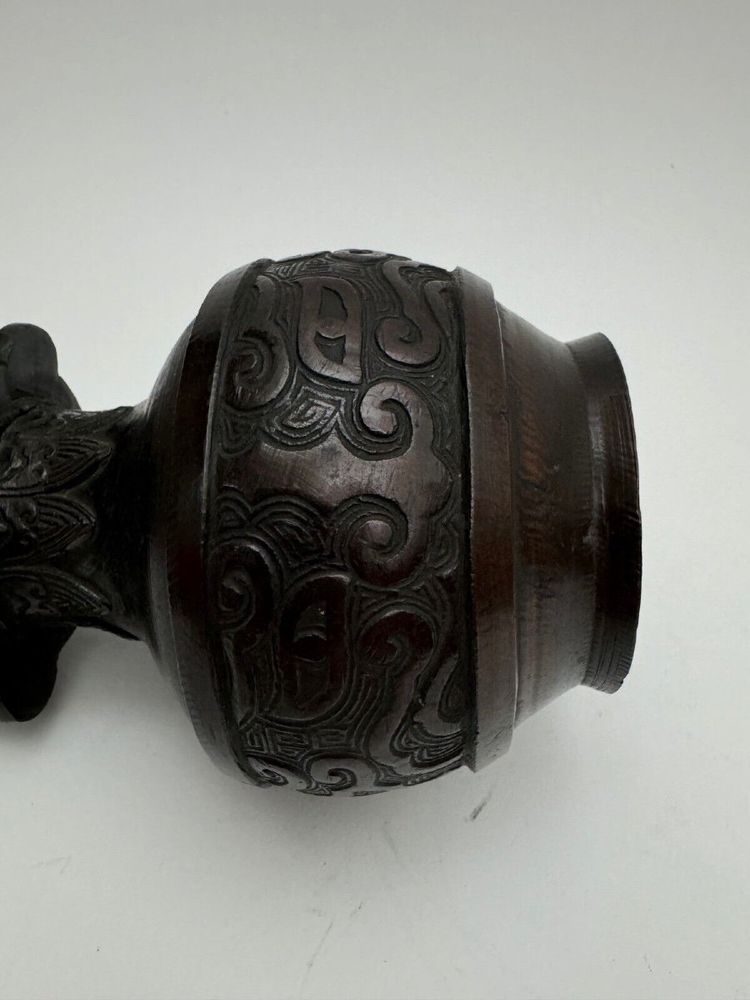 Pair of bronze vases Japan à l'Antique Meiji period