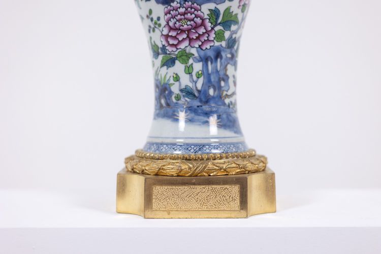 Paar Porzellanlampen mit Satyrndekor aus Bronze. Circa 1880. LS62101239P