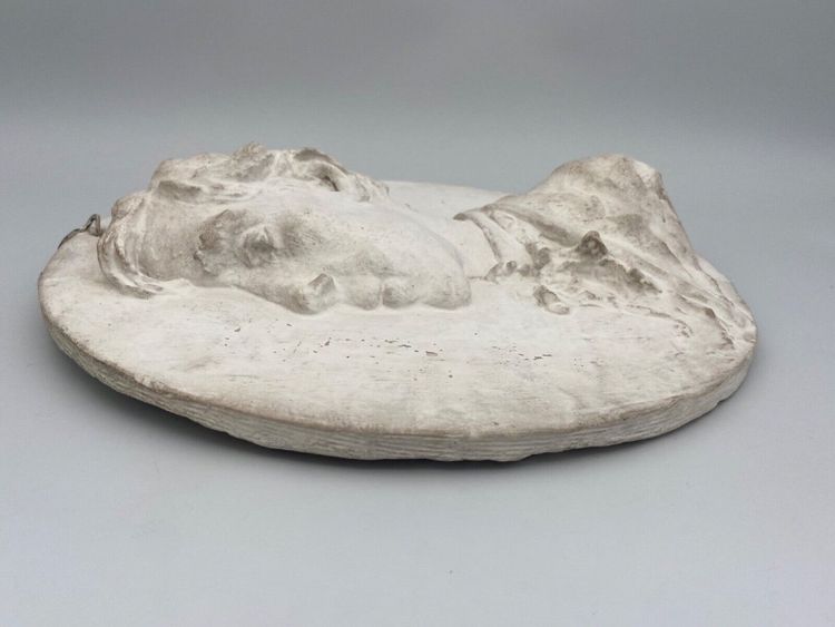Médaillon bas-relief XIXe représentant un jeune homme en costume
