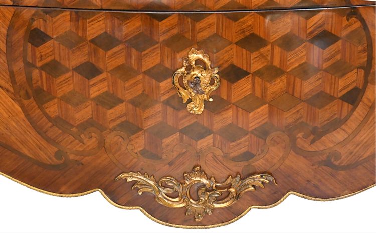 Commode de style Louis XV 