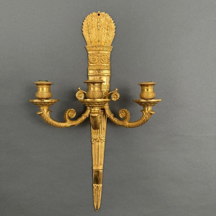 Paar Wandleuchten mit Palmetten aus vergoldeter Bronze 3 Leuchten Restauration XIX.