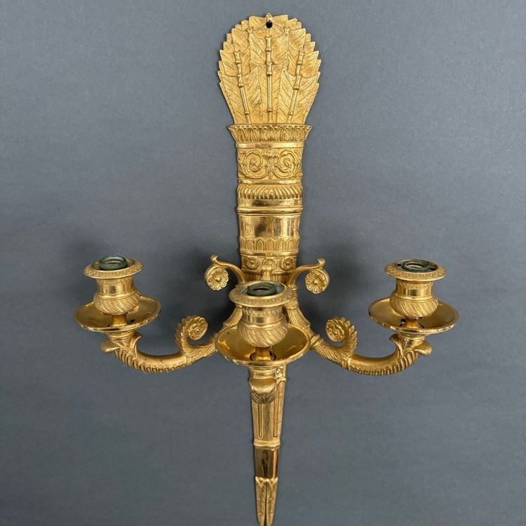 Paar Wandleuchten mit Palmetten aus vergoldeter Bronze 3 Leuchten Restauration XIX.