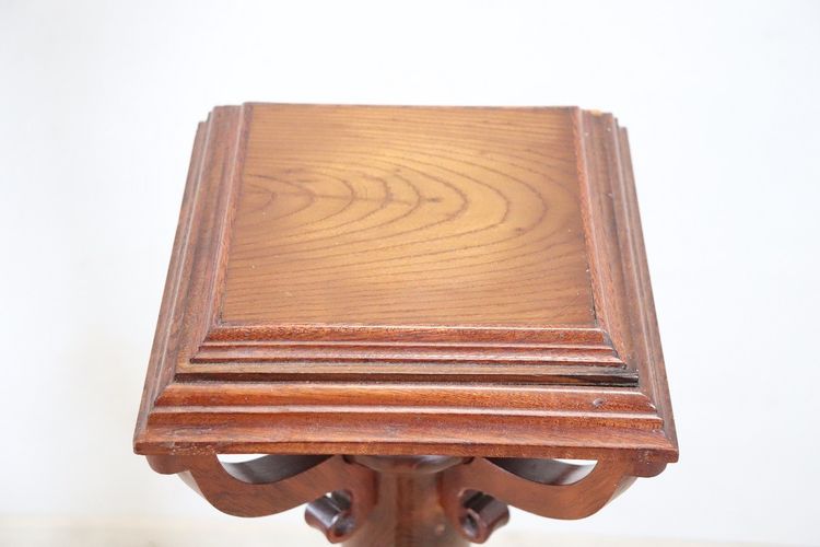 Vintage Column in Turned Oak