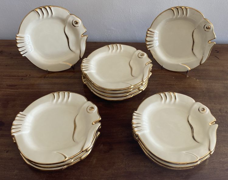 12 Ceramic Plates Ivory Design Fish with Gold Trim