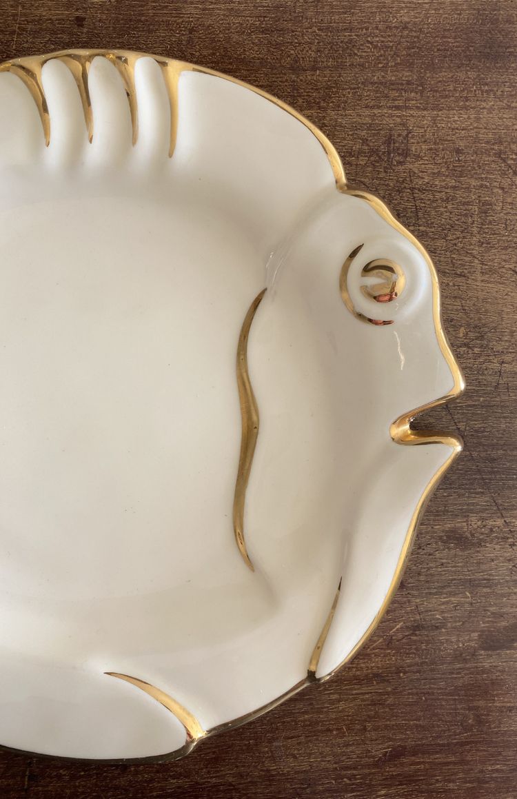 12 Ceramic Plates Ivory Design Fish with Gold Trim