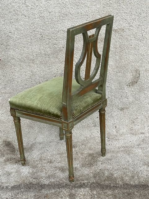 Lyre chair