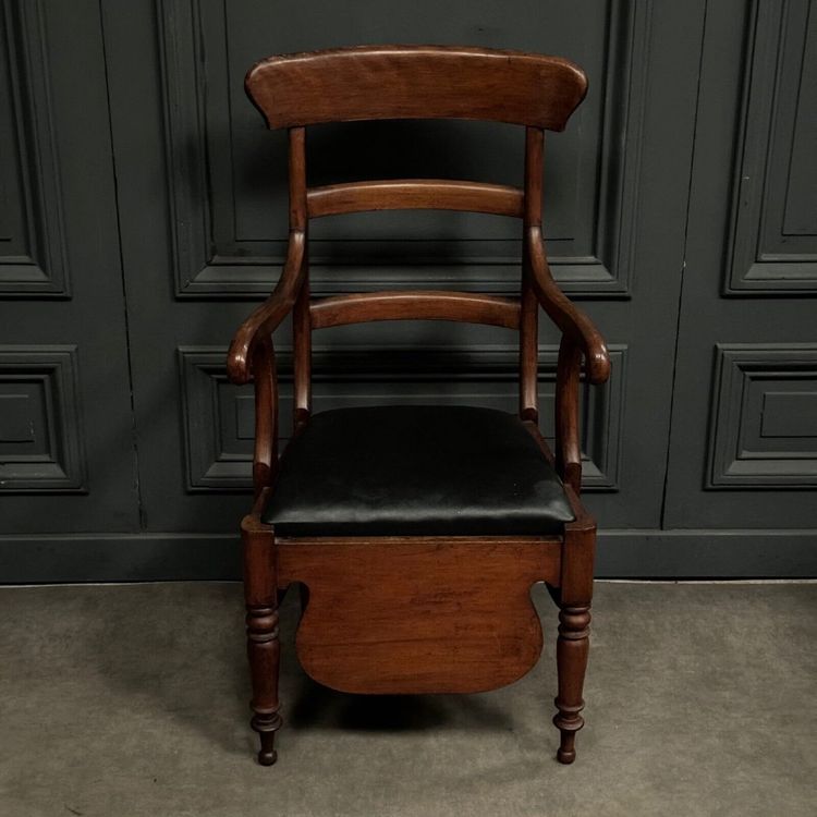 Poltrona commode inglese in mogano del XIX secolo, seduta nera