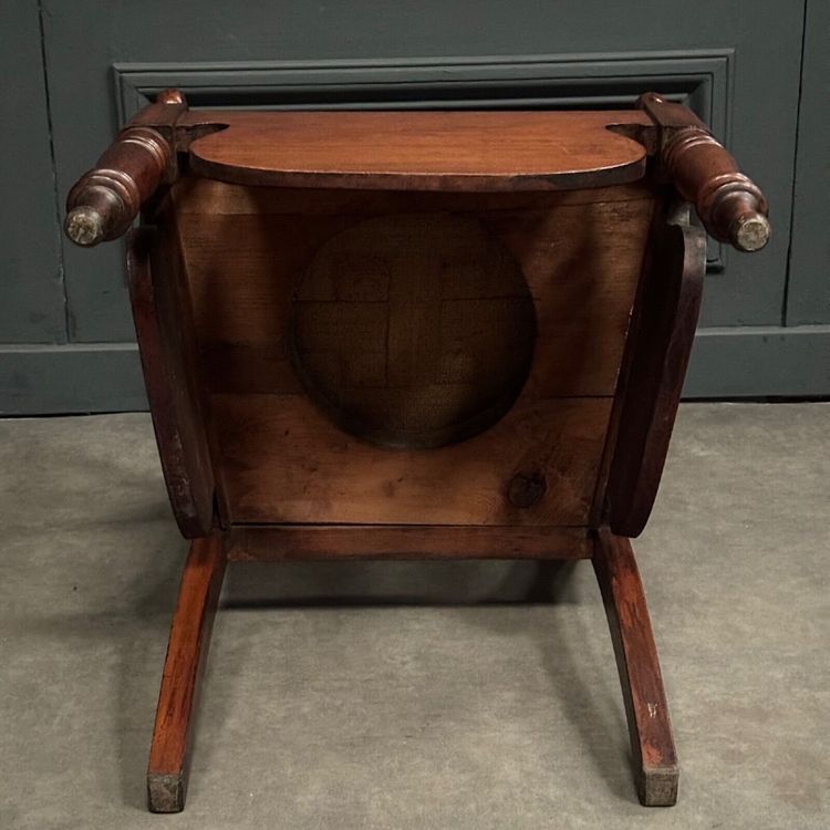 Poltrona commode inglese in mogano del XIX secolo, seduta nera