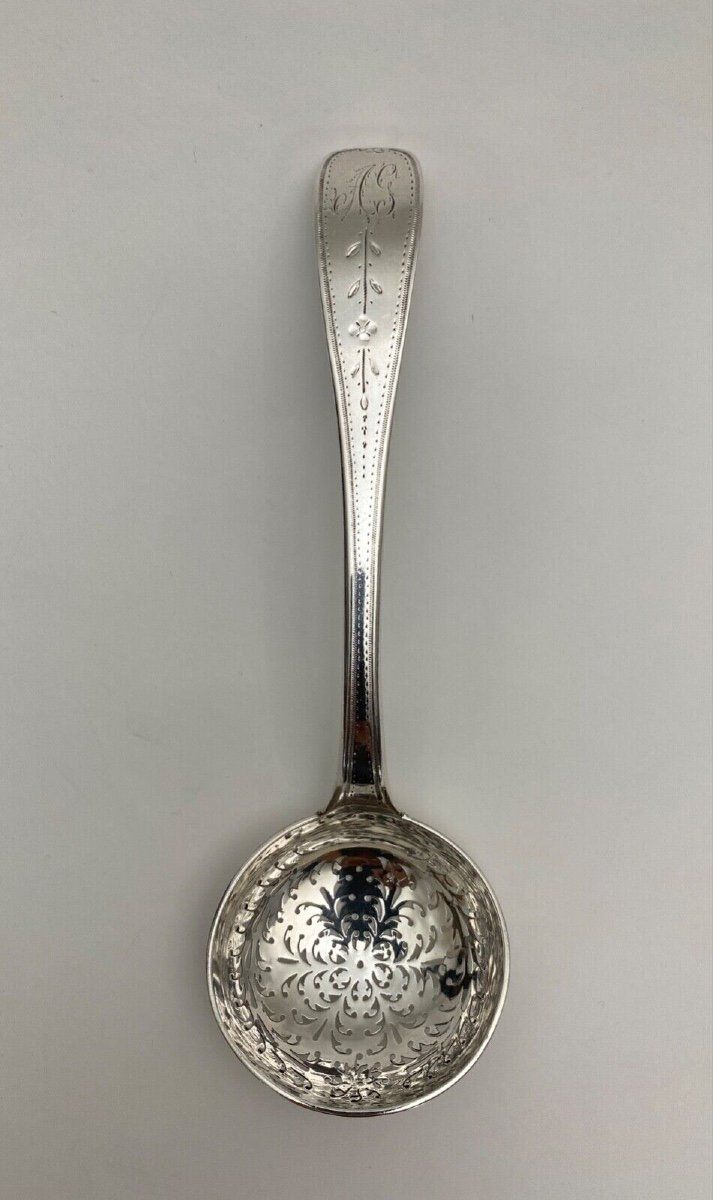 Silver sprinkling spoon 18th century fermiers généraux 93 grams