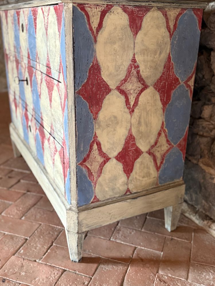 Napoleon III chest of drawers dating from the 19th century enhanced with pretty colored patterns and patina