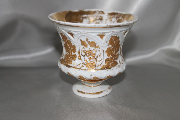 Tazza da cioccolata e piattino in porcellana di Grafenroda, Turingia, Germania, XIX secolo