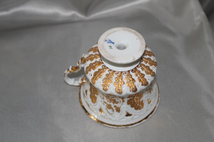 Tazza da cioccolata e piattino in porcellana di Grafenroda, Turingia, Germania, XIX secolo